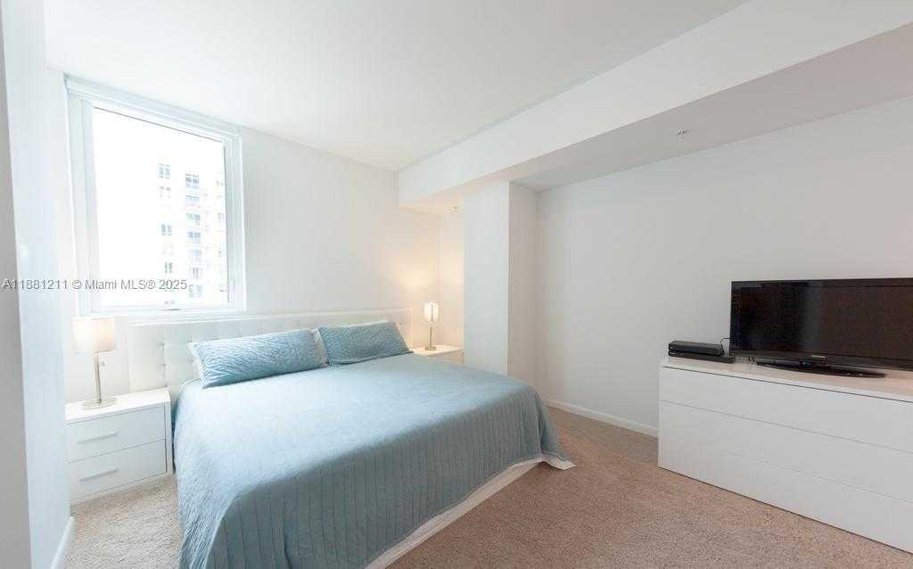 Small Image of 244 BISCAYNE BLVD #1710, Miami Number 10