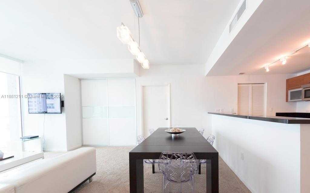 Small Image of 244 BISCAYNE BLVD #1710, Miami Number 5