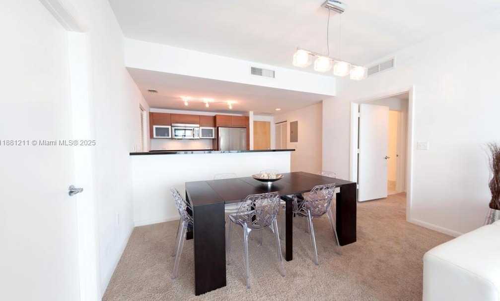 Small Image of 244 BISCAYNE BLVD #1710, Miami Number 6