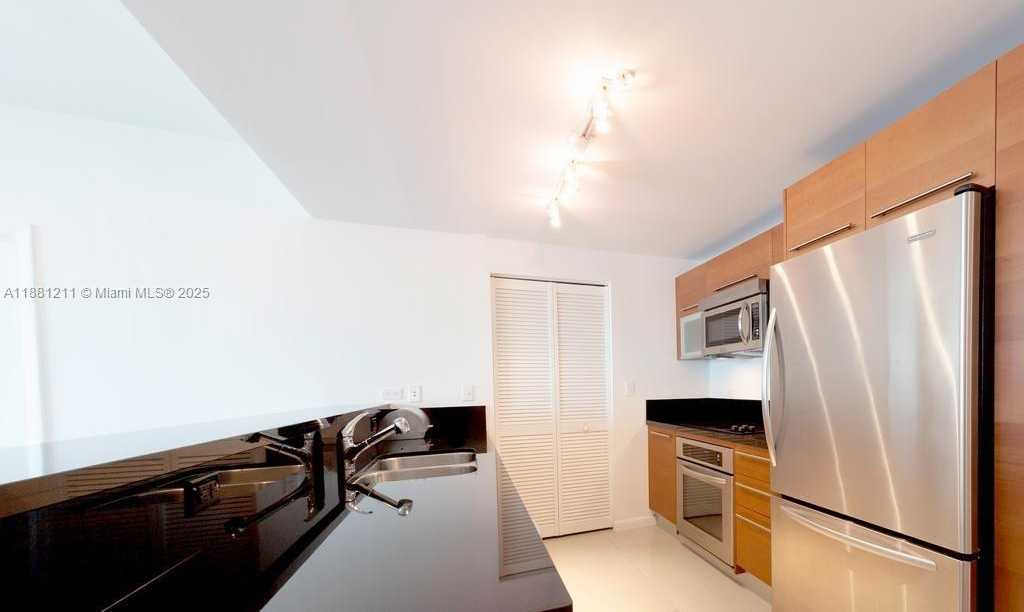 Small Image of 244 BISCAYNE BLVD #1710, Miami Number 8