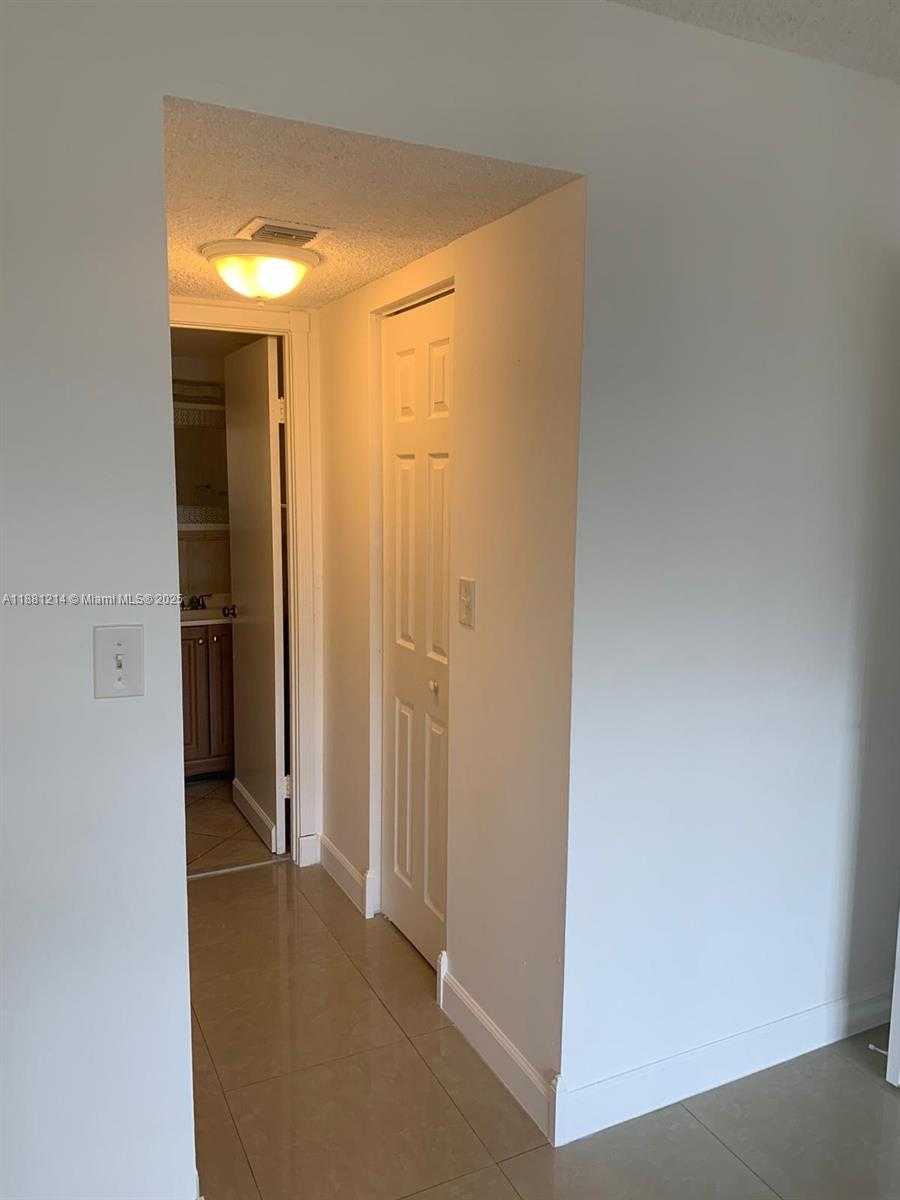 Small Image of 2025 NORTH EAST 164TH ST #219, North Miami Beach Number 4