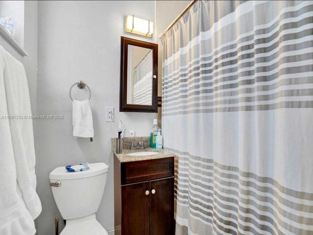 Small Image of 6930 SOUTH WEST 12TH ST, Pembroke Pines Number 10