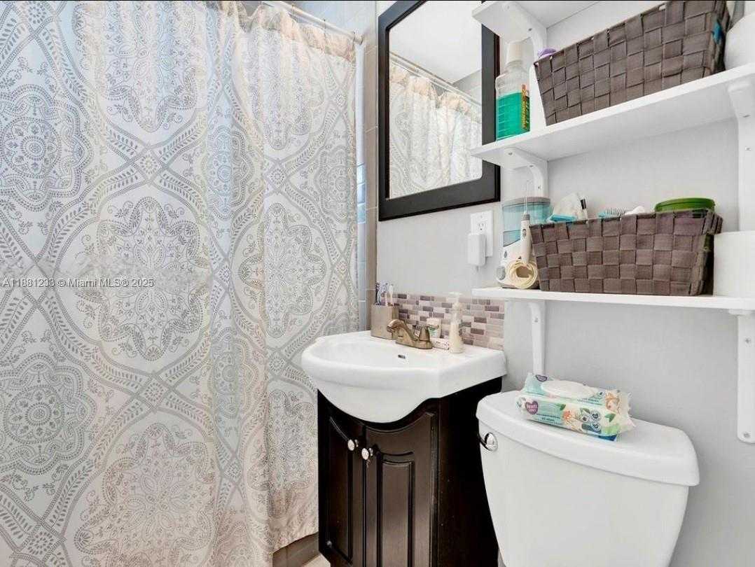 Small Image of 6930 SOUTH WEST 12TH ST, Pembroke Pines Number 12