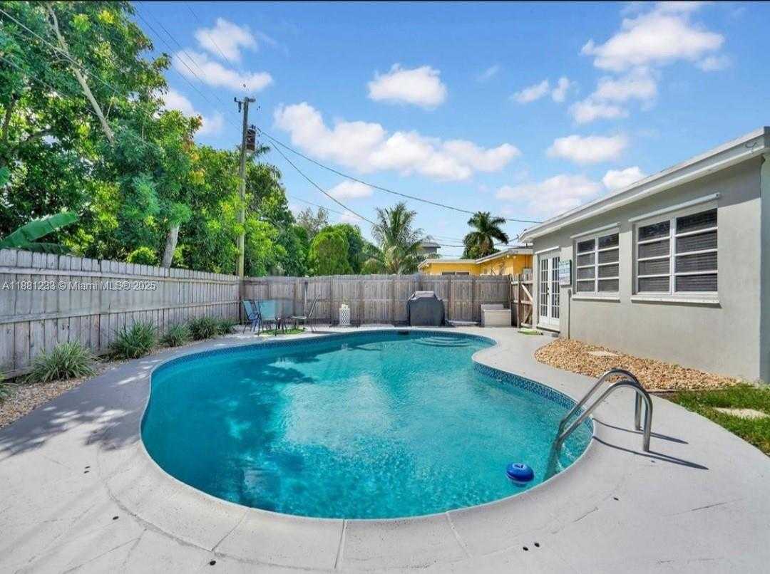 Small Image of 6930 SOUTH WEST 12TH ST, Pembroke Pines Number 16