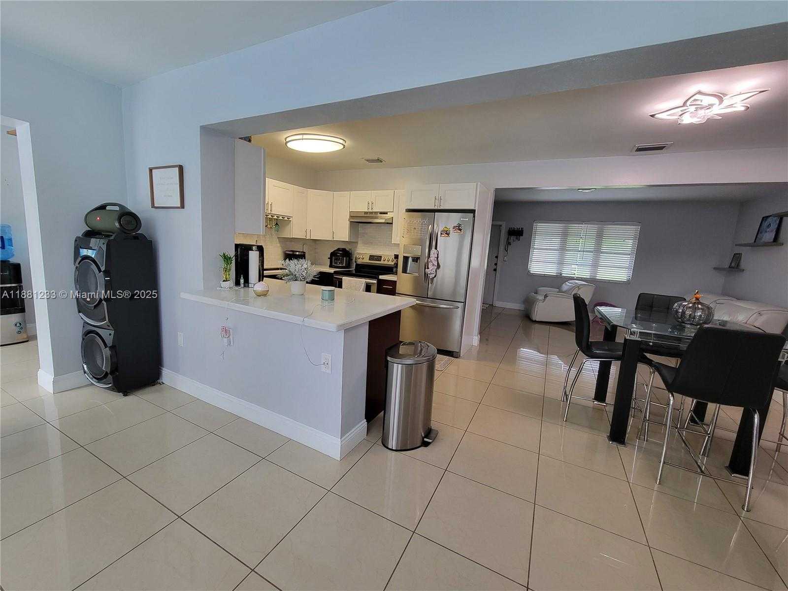 Small Image of 6930 SOUTH WEST 12TH ST, Pembroke Pines Number 19