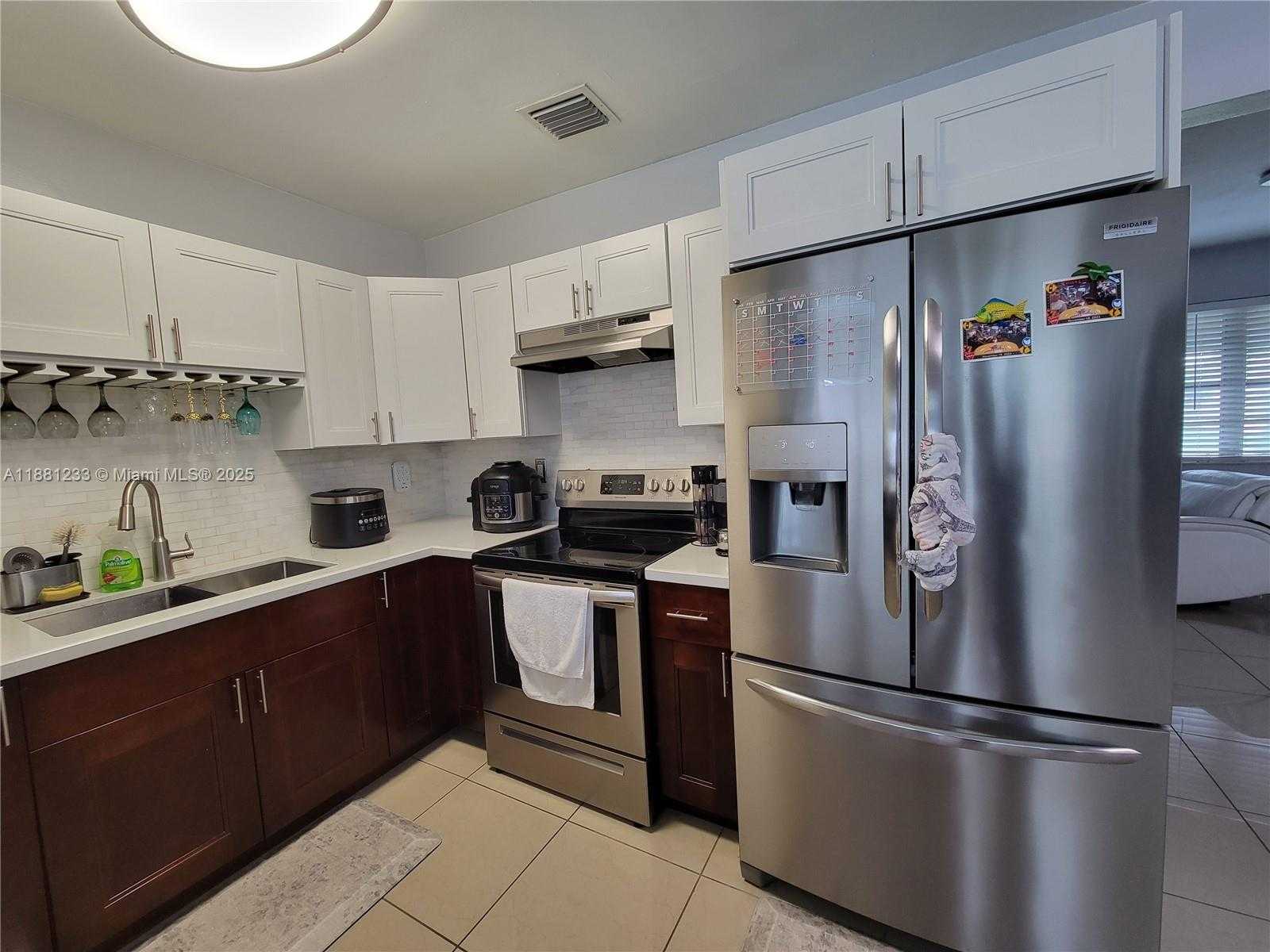 Small Image of 6930 SOUTH WEST 12TH ST, Pembroke Pines Number 22