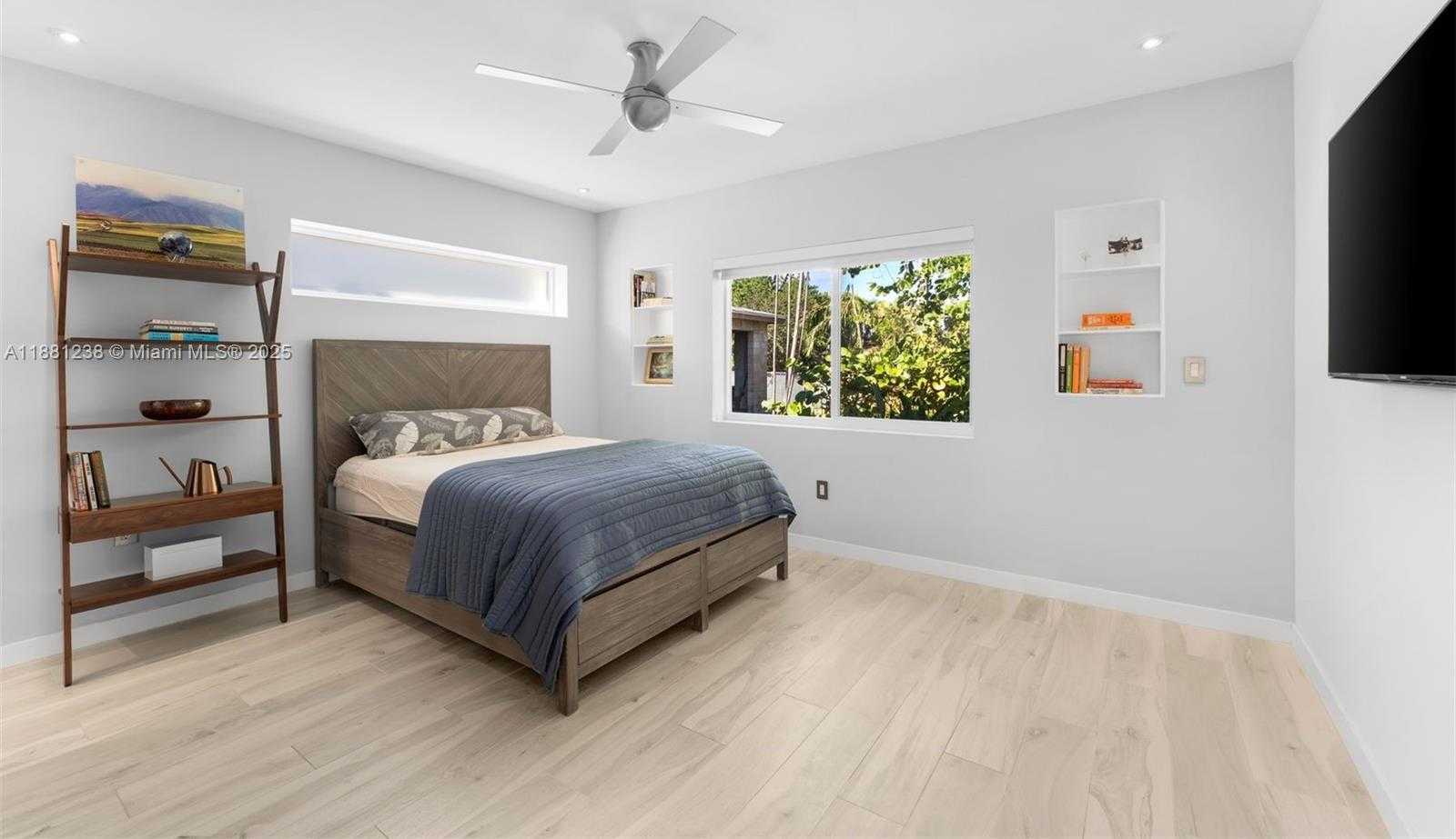 Small Image of Miami Beach Number 14
