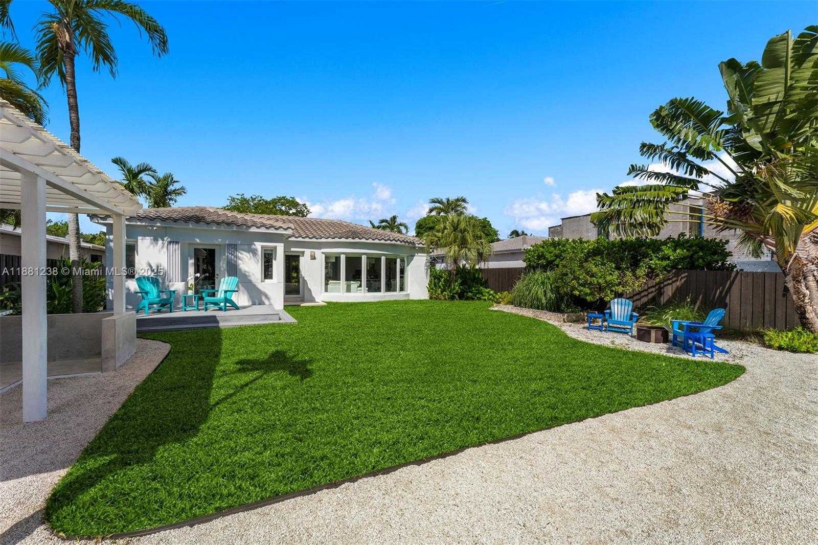 Small Image of Miami Beach Number 19