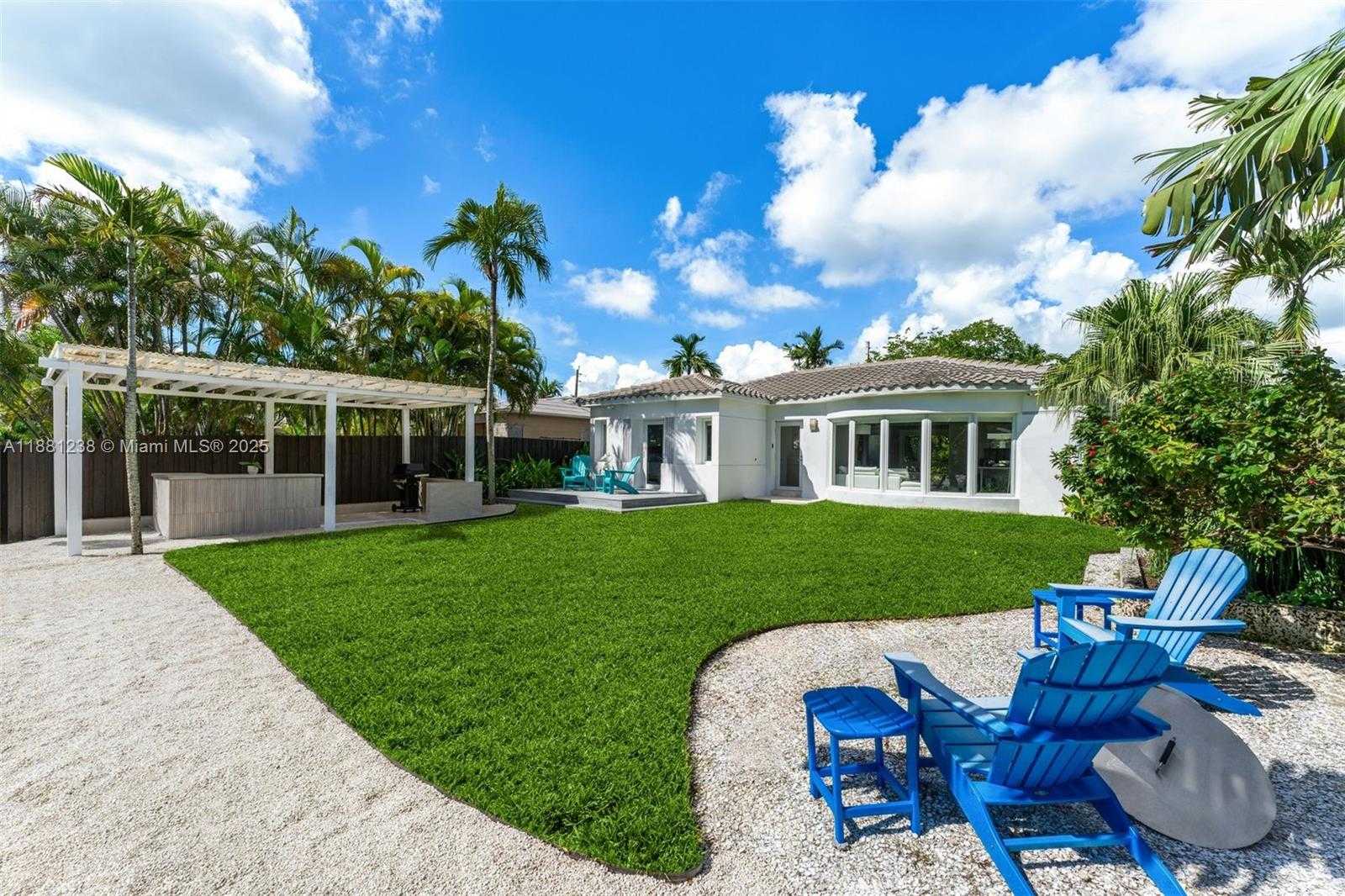 Small Image of Miami Beach Number 21