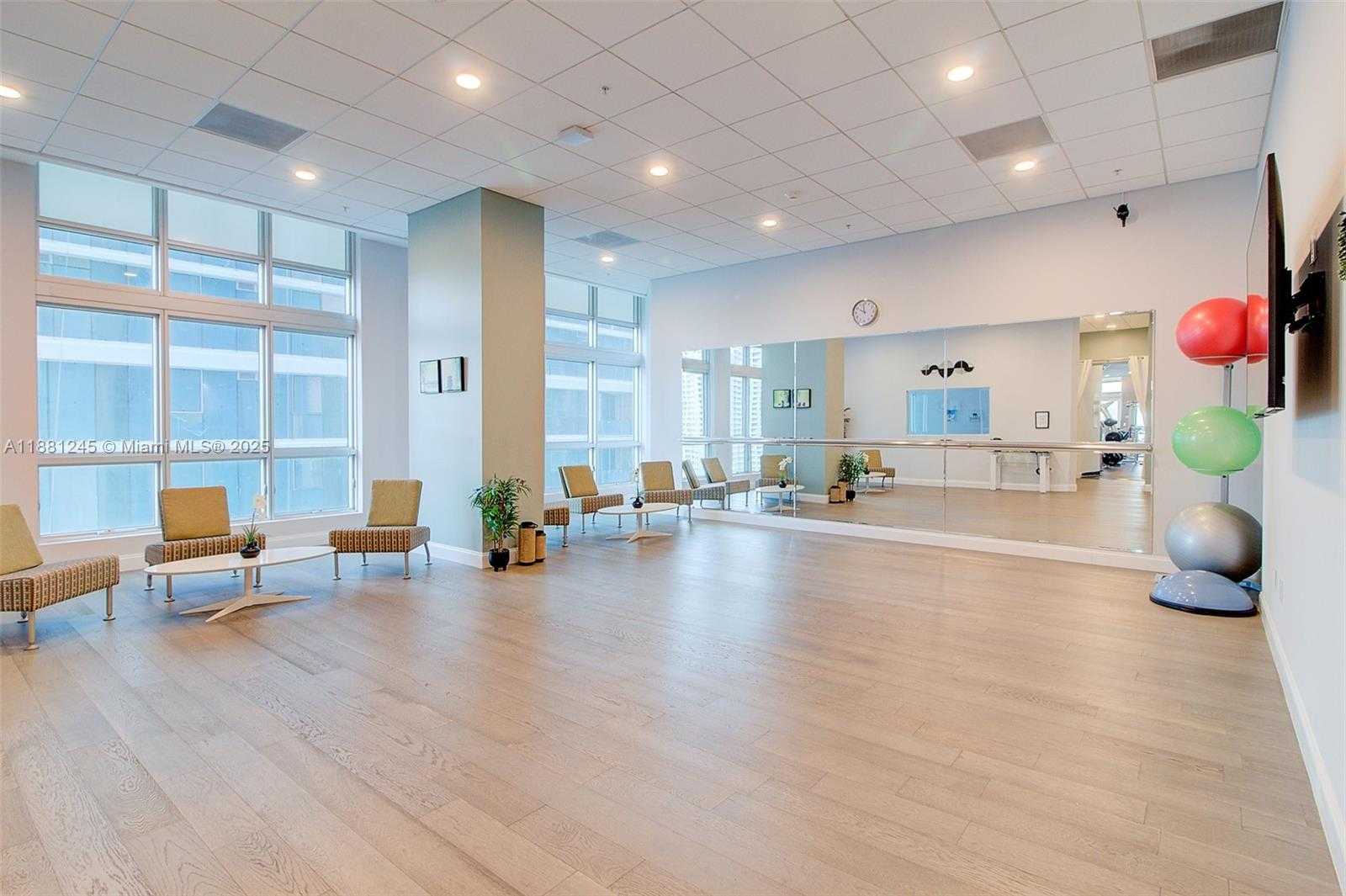 Small Image of 300 SOUTH BISCAYNE BLVD #T-2104, Miami Number 23