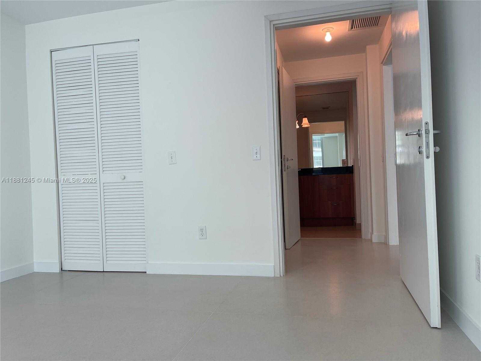 Small Image of 300 SOUTH BISCAYNE BLVD #T-2104, Miami Number 41