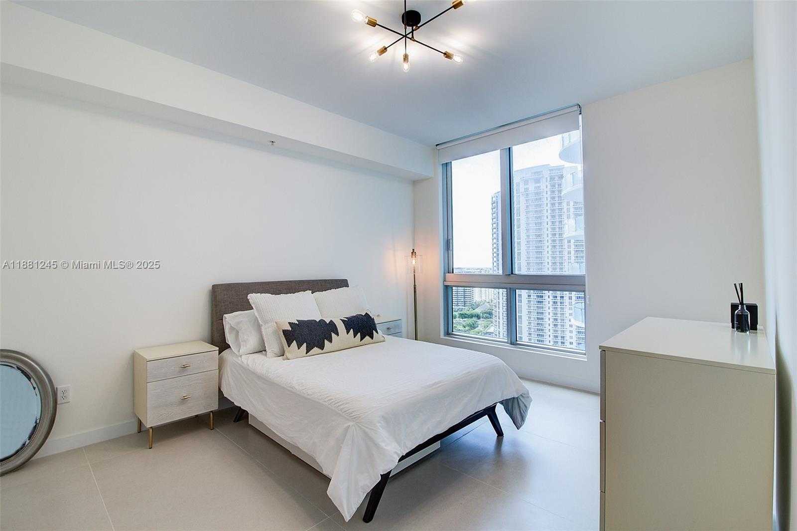 Small Image of 300 SOUTH BISCAYNE BLVD #T-2104, Miami Number 9