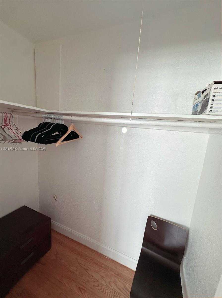 Small Image of 7445 HARDING AVE #213, Miami Beach Number 2