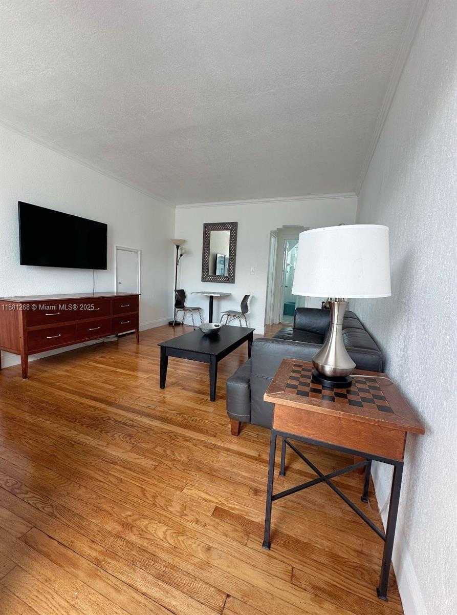 Small Image of 7445 HARDING AVE #213, Miami Beach Number 5