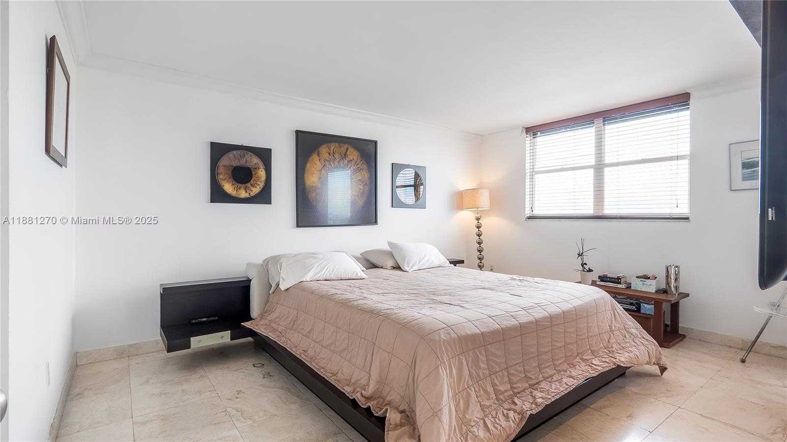 Small Image of 801 NORTH VENETIAN DR #1002, Miami Number 16