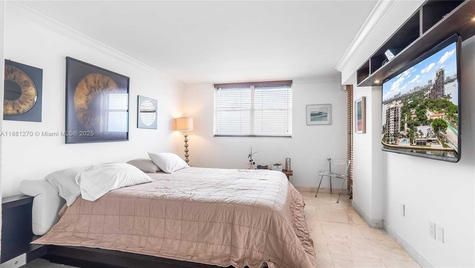 Small Image of 801 NORTH VENETIAN DR #1002, Miami Number 17