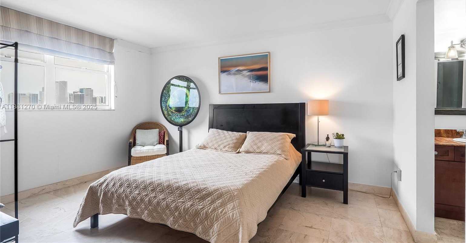 Small Image of 801 NORTH VENETIAN DR #1002, Miami Number 21