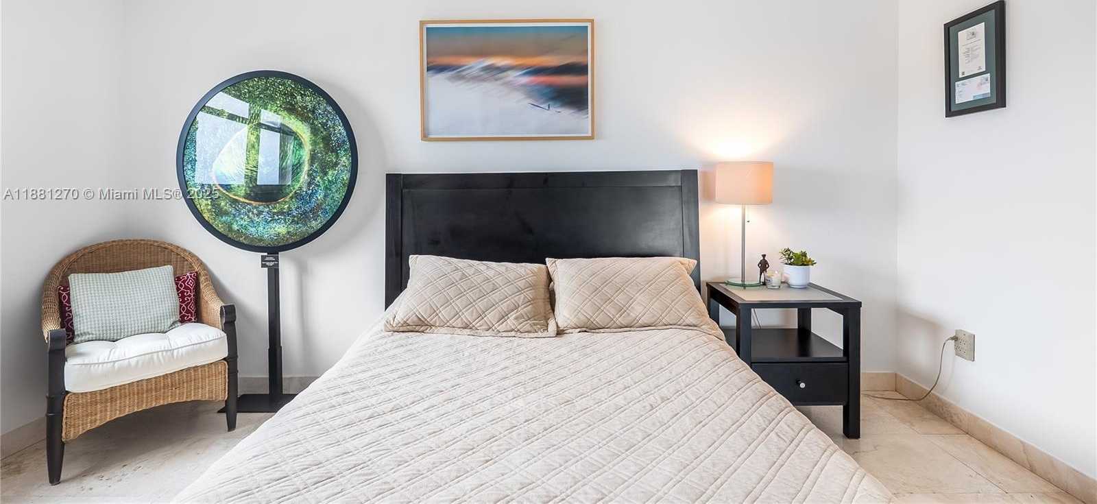 Small Image of 801 NORTH VENETIAN DR #1002, Miami Number 22