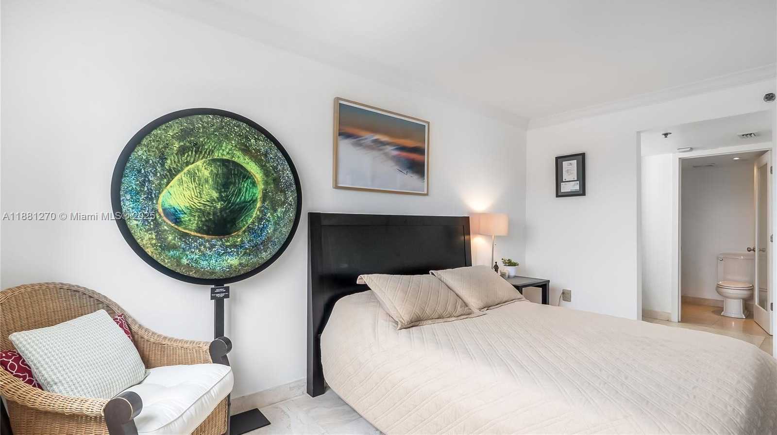 Small Image of 801 NORTH VENETIAN DR #1002, Miami Number 23