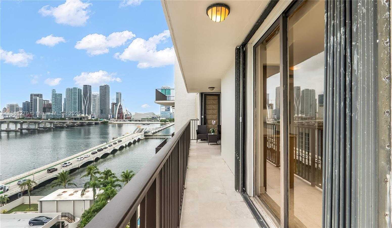 Small Image of 801 NORTH VENETIAN DR #1002, Miami Number 27
