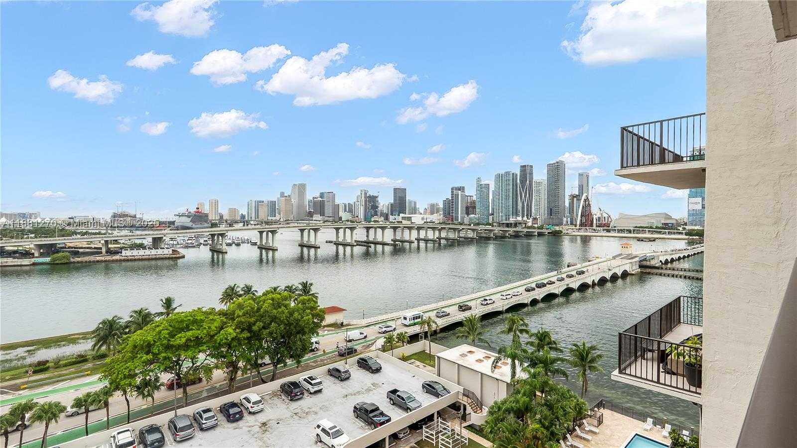 Small Image of 801 NORTH VENETIAN DR #1002, Miami Number 29