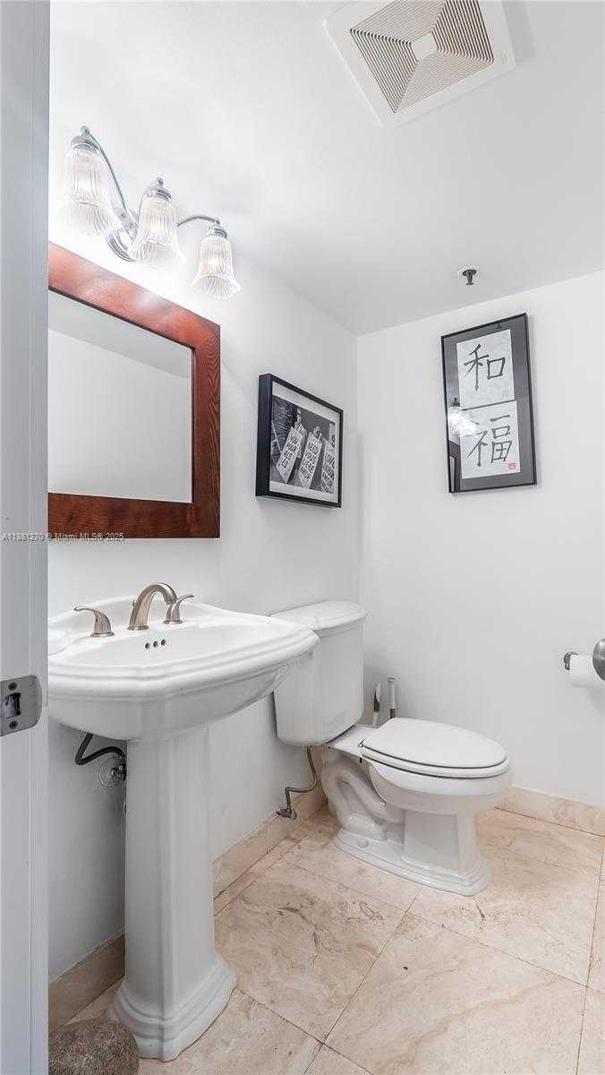 Small Image of 801 NORTH VENETIAN DR #1002, Miami Number 33