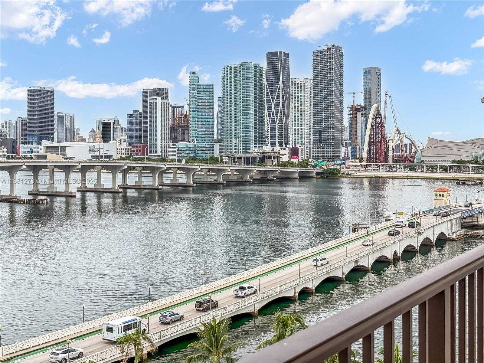 Small Image of 801 NORTH VENETIAN DR #1002, Miami Number 37