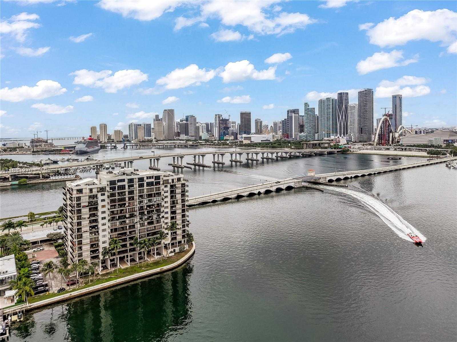 Small Image of 801 NORTH VENETIAN DR #1002, Miami Number 40
