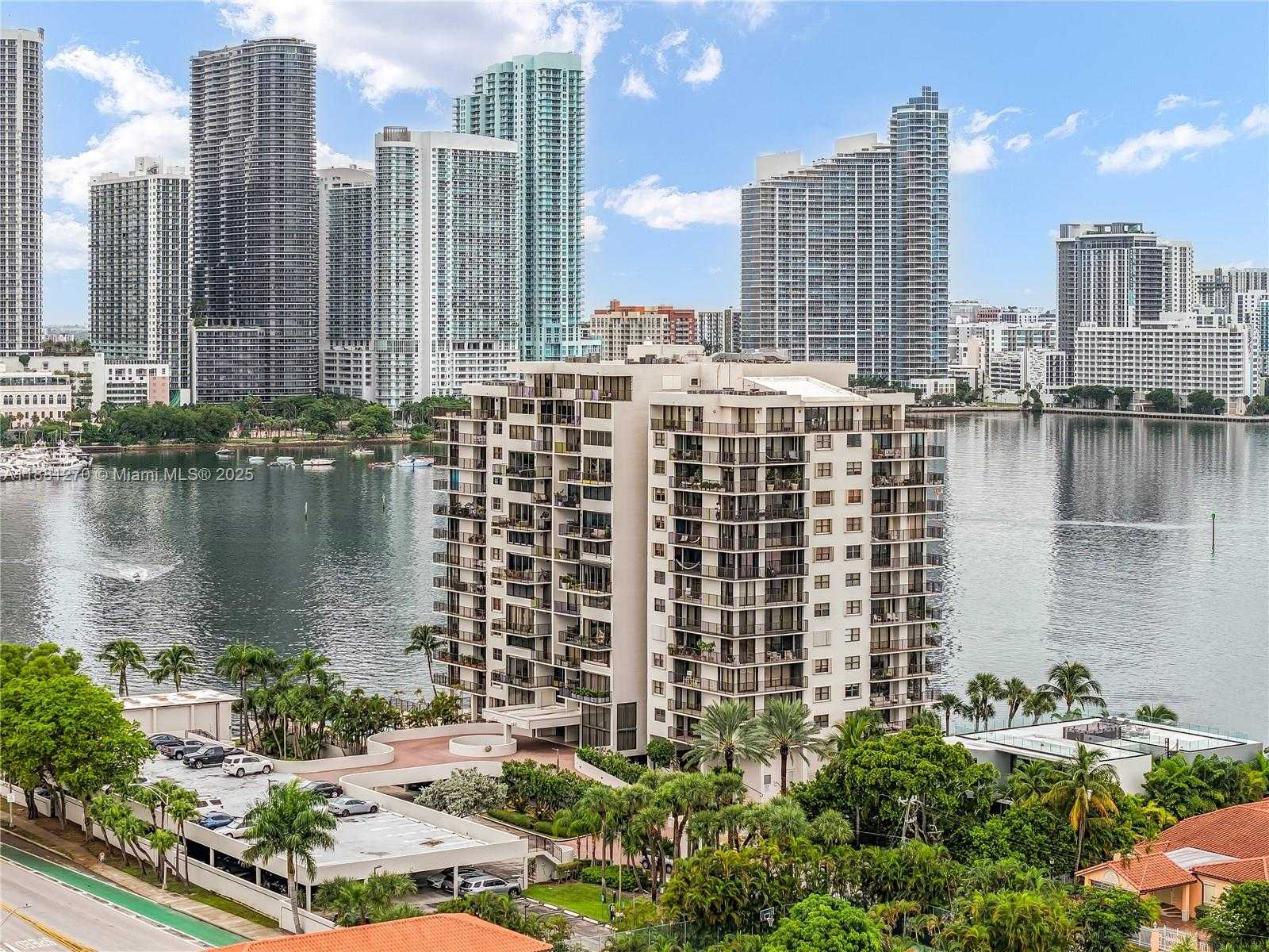 Small Image of 801 NORTH VENETIAN DR #1002, Miami Number 5