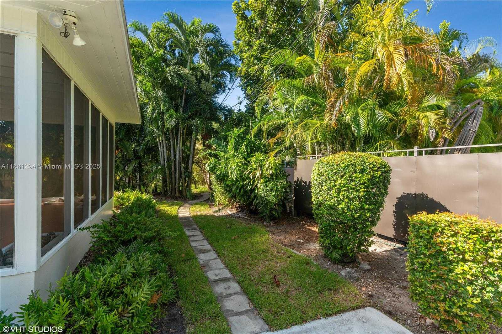 Small Image of 1456 SOUTH WEST 65TH AVE, West Miami Number 11