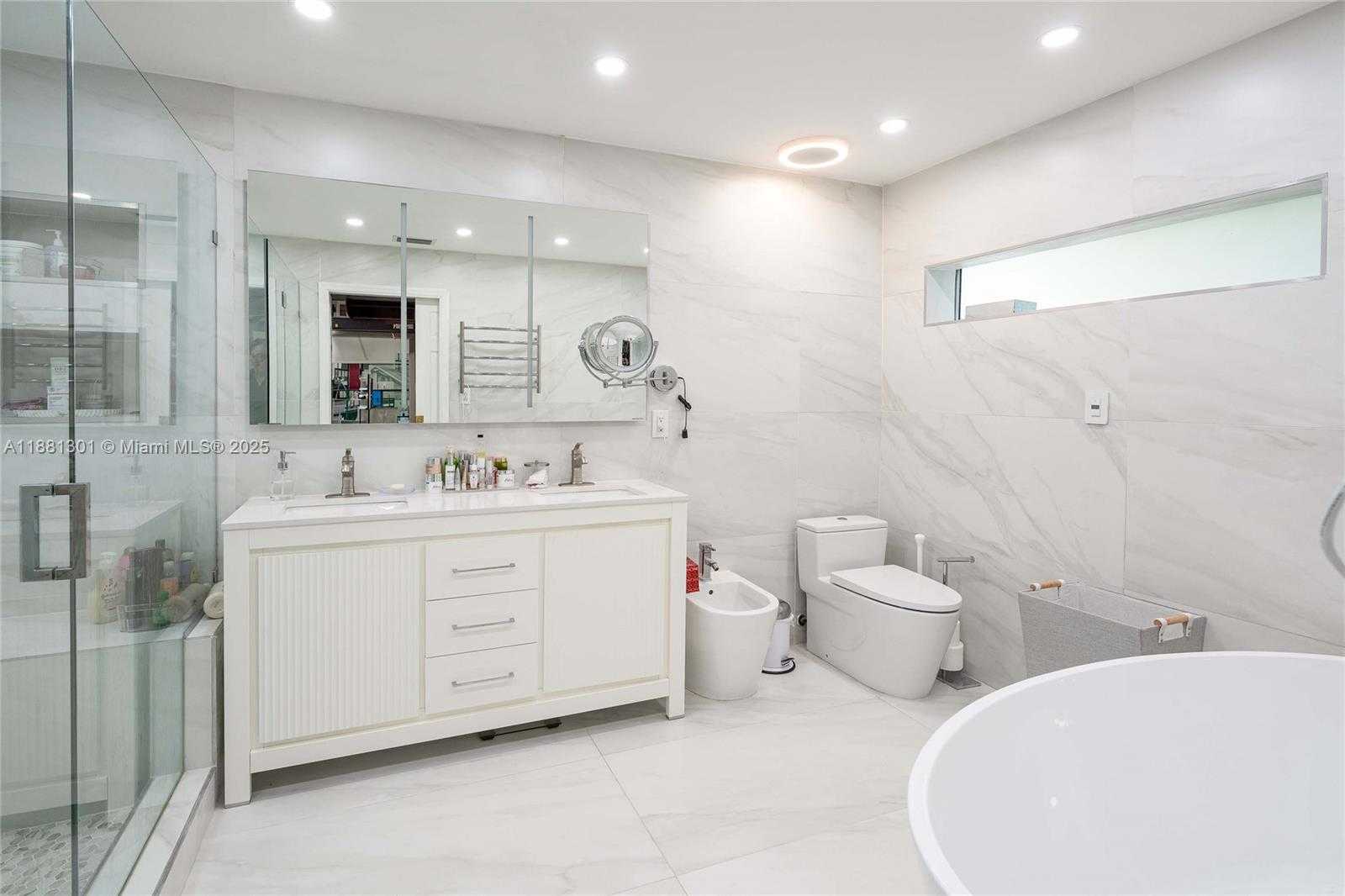 Small Image of 1360 SOUTH WEST 16TH ST, Miami Number 22