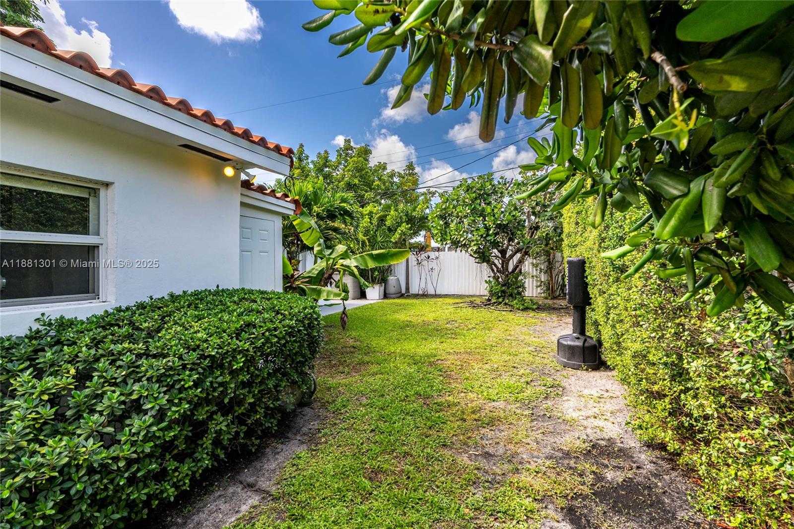 Small Image of 1360 SOUTH WEST 16TH ST, Miami Number 32