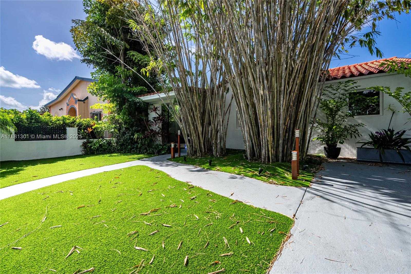 Small Image of 1360 SOUTH WEST 16TH ST, Miami Number 4