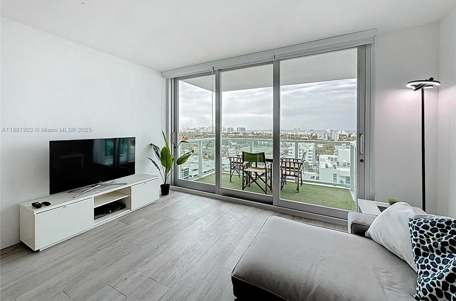 Small Image of 1000 WEST AVE #1409, Miami Beach Number 14