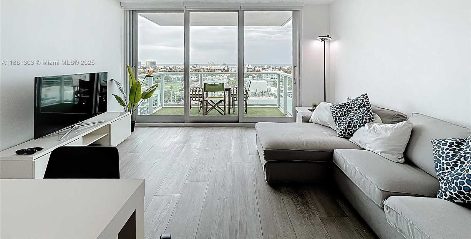 Small Image of 1000 WEST AVE #1409, Miami Beach Number 15
