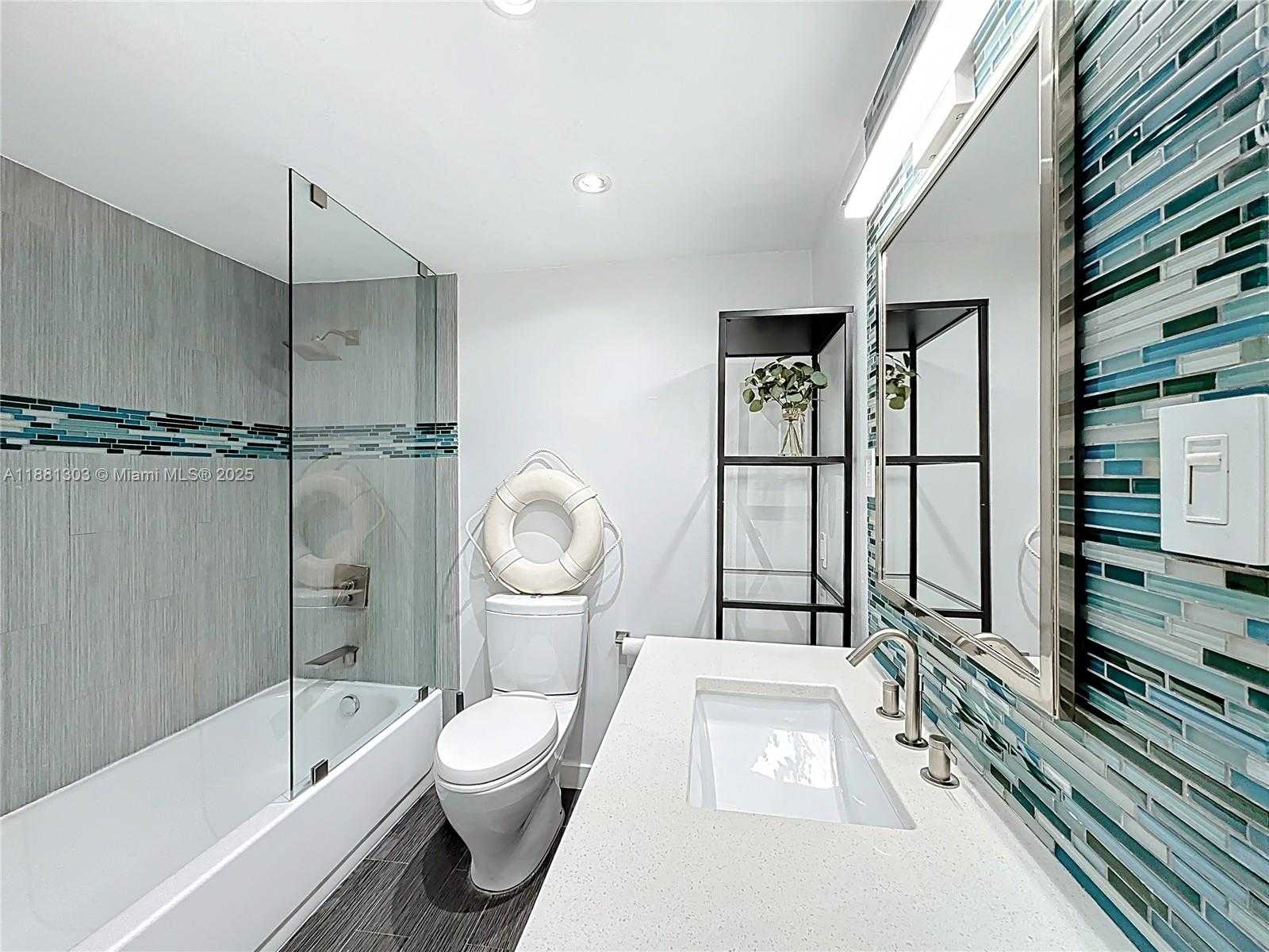 Small Image of 1000 WEST AVE #1409, Miami Beach Number 24