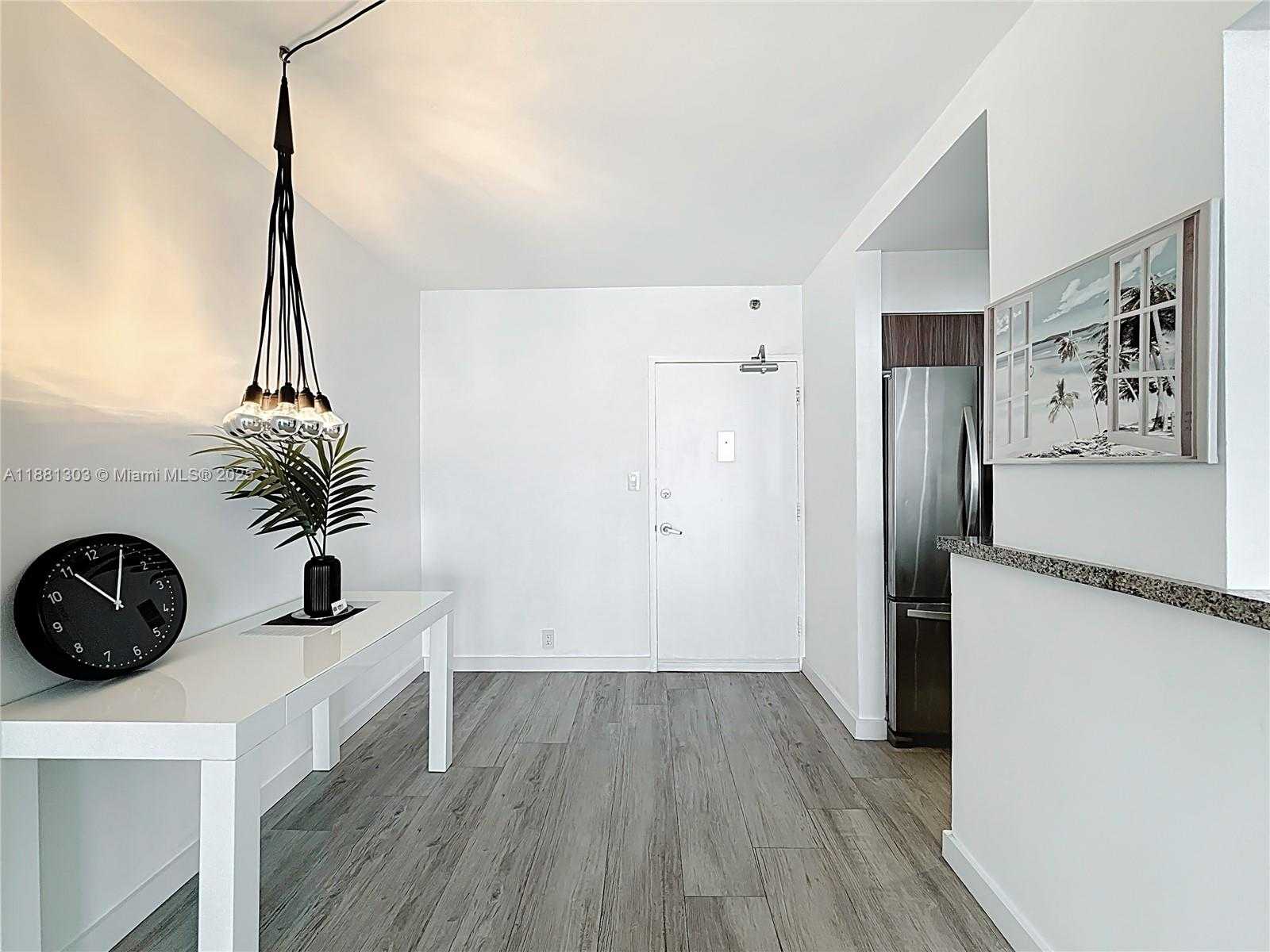 Small Image of 1000 WEST AVE #1409, Miami Beach Number 3