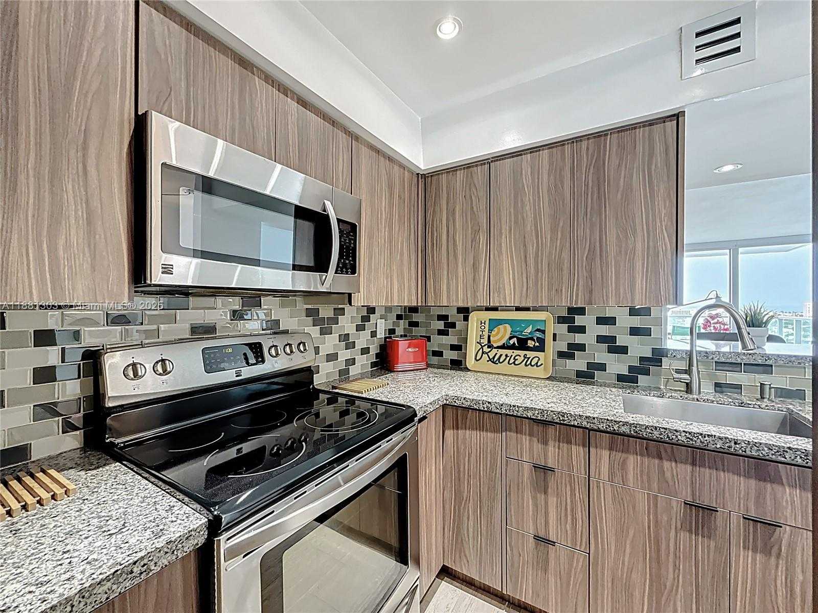 Small Image of 1000 WEST AVE #1409, Miami Beach Number 5