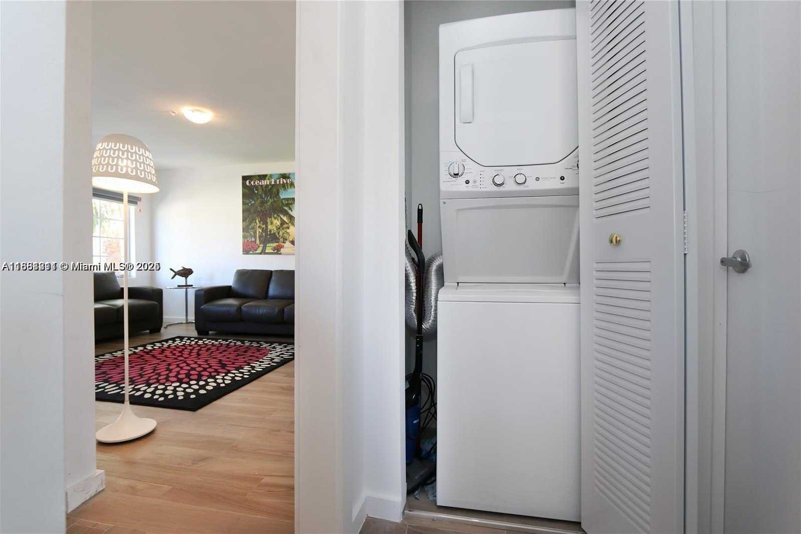 Small Image of 1450 MERIDIAN AVE #206, Miami Beach Number 4