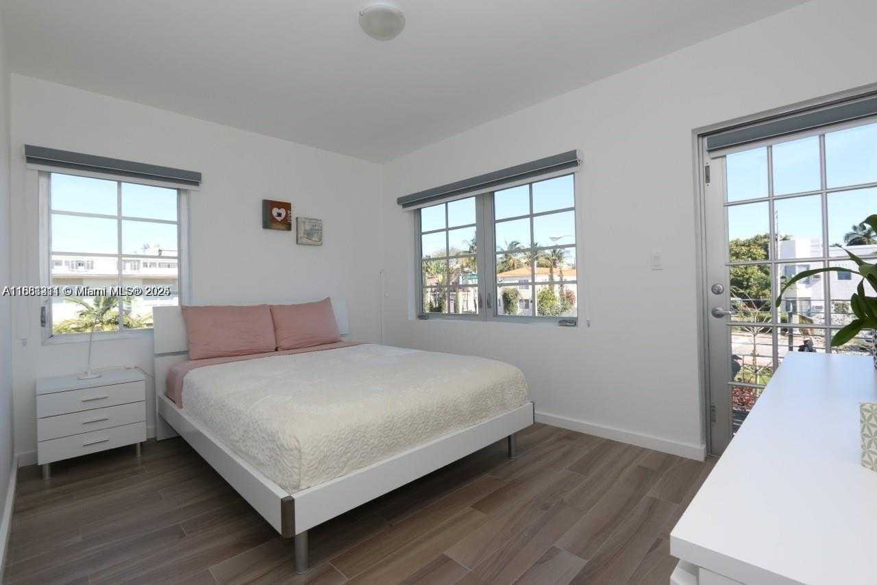 Small Image of 1450 MERIDIAN AVE #206, Miami Beach Number 5