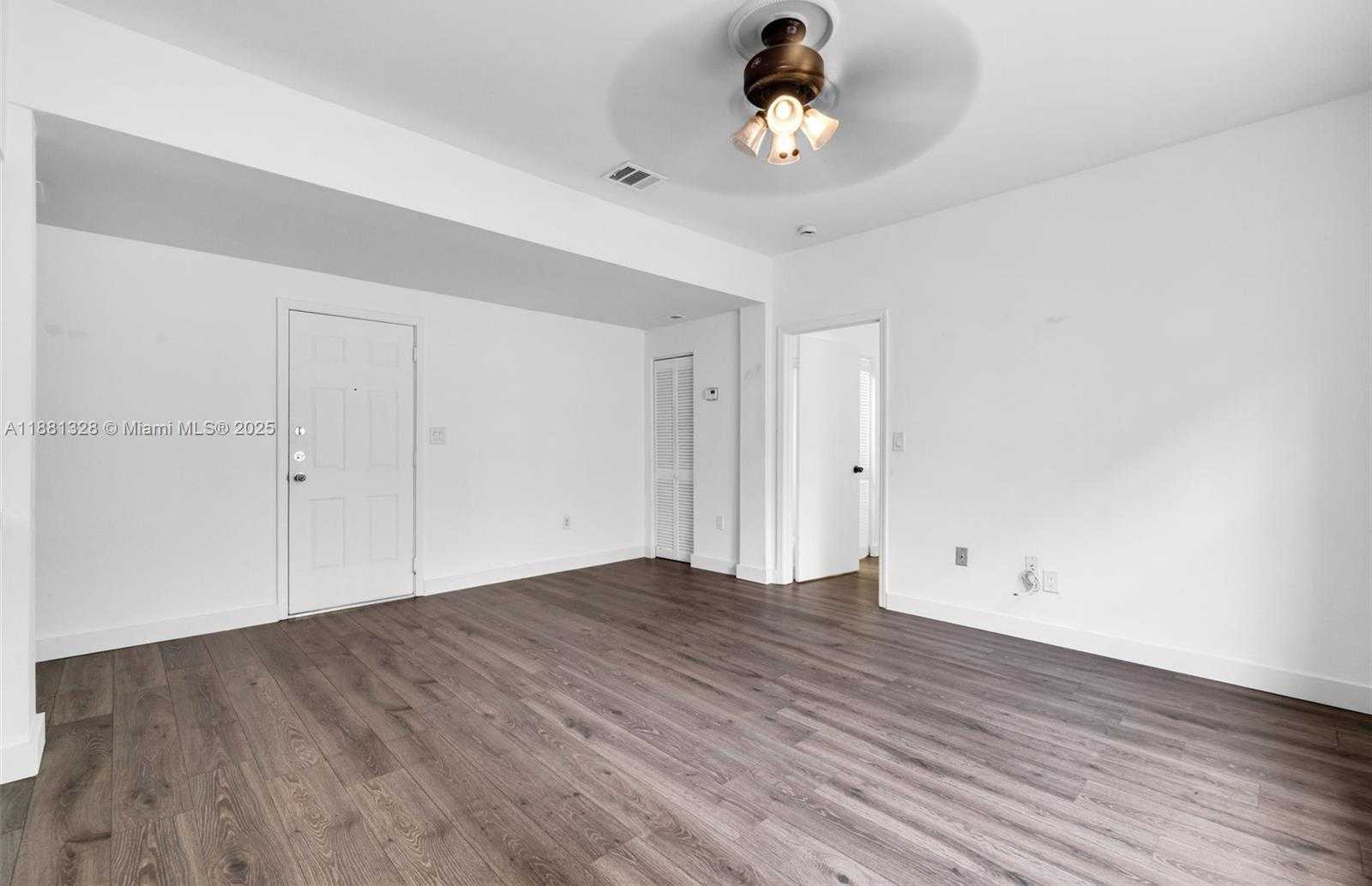 Small Image of 1051 MERIDIAN AVE #1-A, Miami Beach Number 10