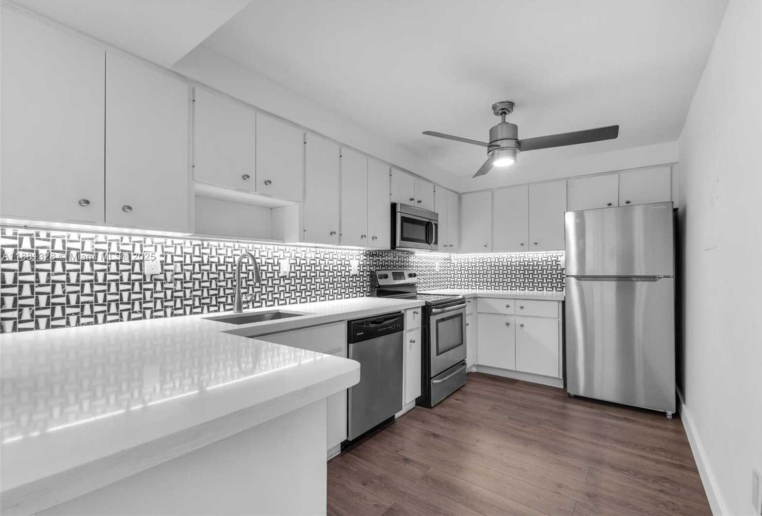 Small Image of 1051 MERIDIAN AVE #1-A, Miami Beach Number 11
