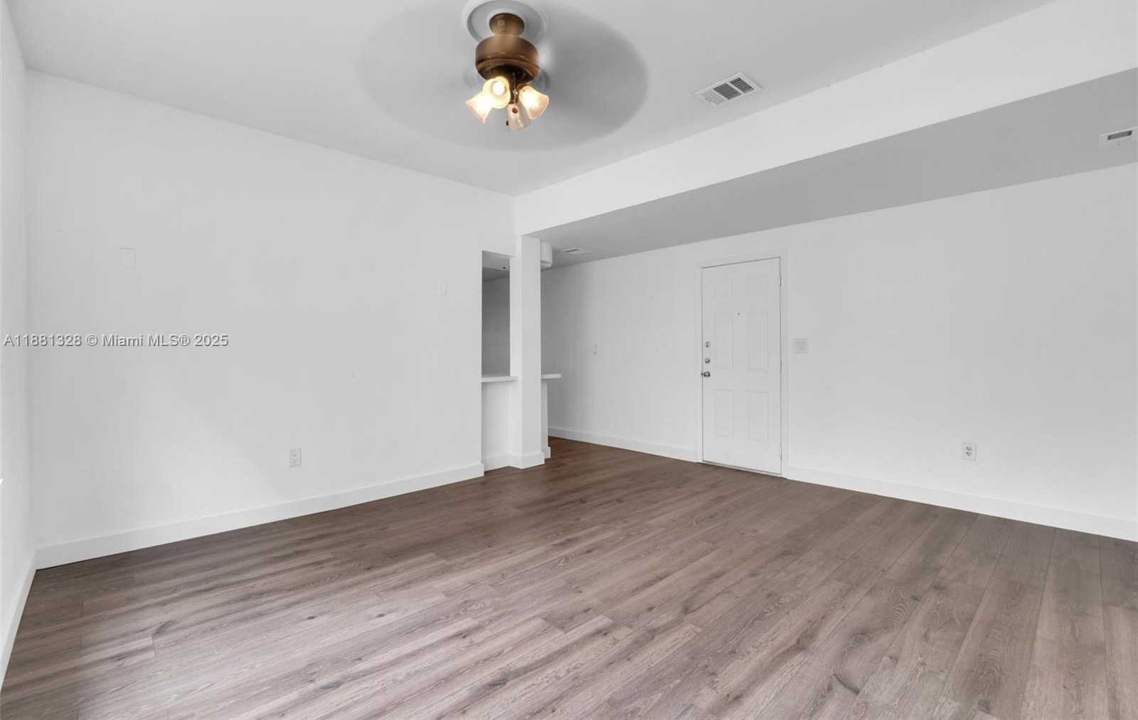 Small Image of 1051 MERIDIAN AVE #1-A, Miami Beach Number 9