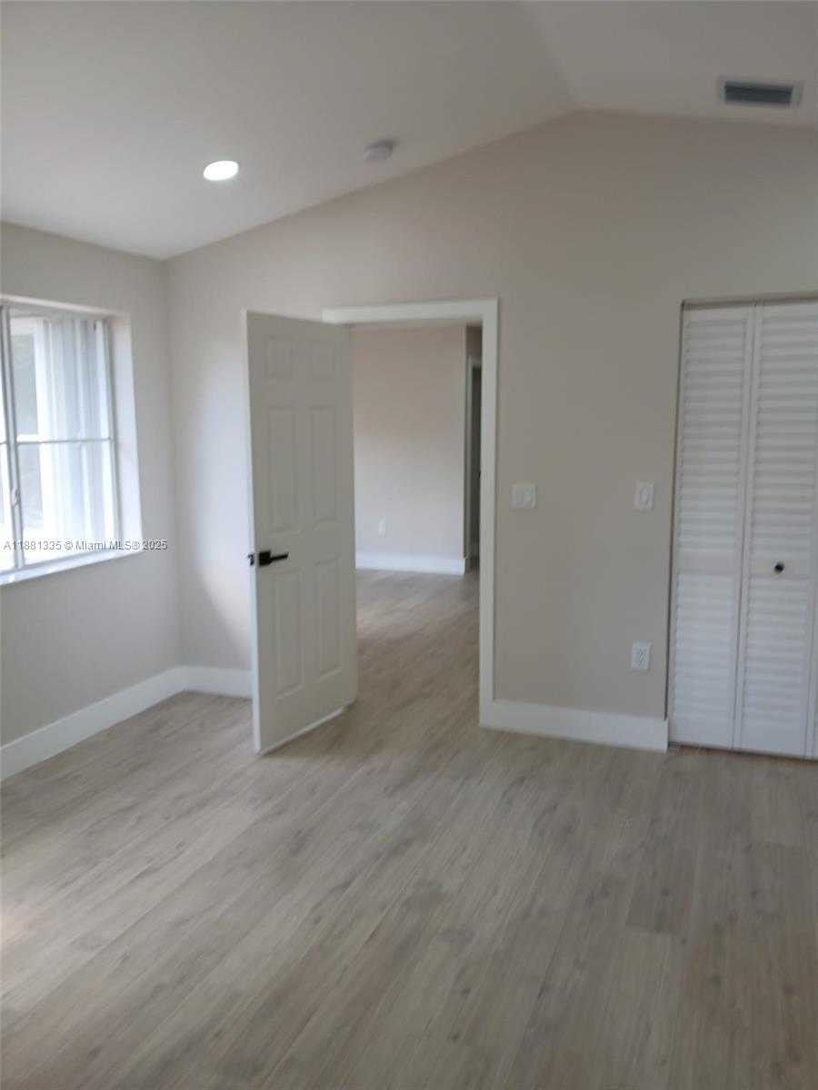 Small Image of 1065 RIVER BIRCH ST #1065, Hollywood Number 10