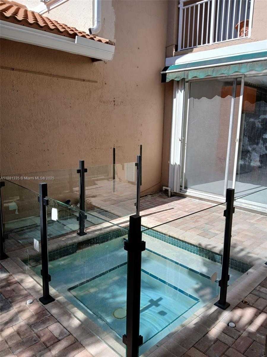 Small Image of 1065 RIVER BIRCH ST #1065, Hollywood Number 16