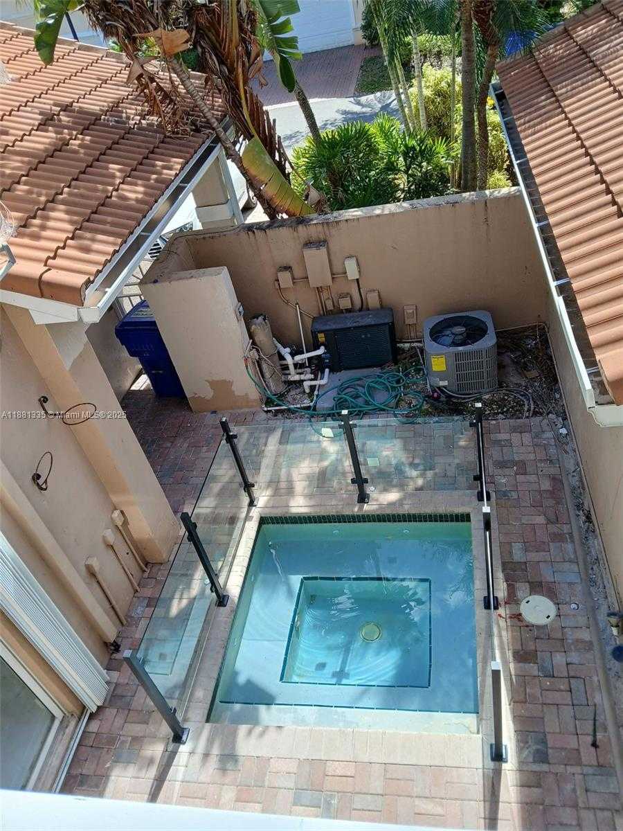 Small Image of 1065 RIVER BIRCH ST #1065, Hollywood Number 17