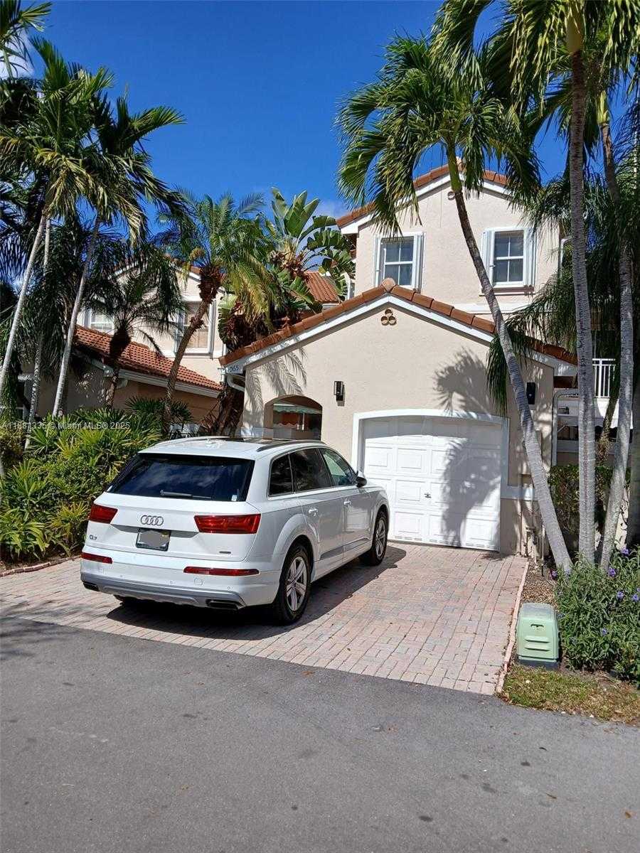 Small Image of 1065 RIVER BIRCH ST #1065, Hollywood Number 2