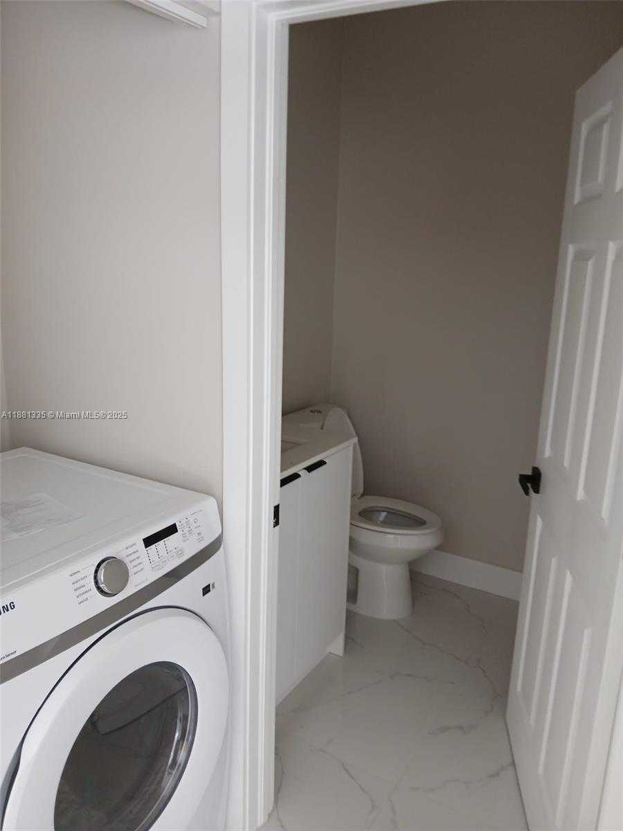 Small Image of 1065 RIVER BIRCH ST #1065, Hollywood Number 20