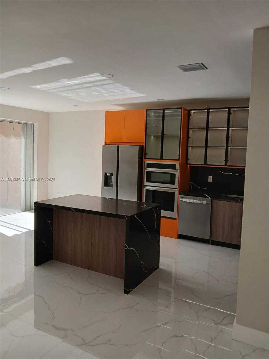 Small Image of 1065 RIVER BIRCH ST #1065, Hollywood Number 4