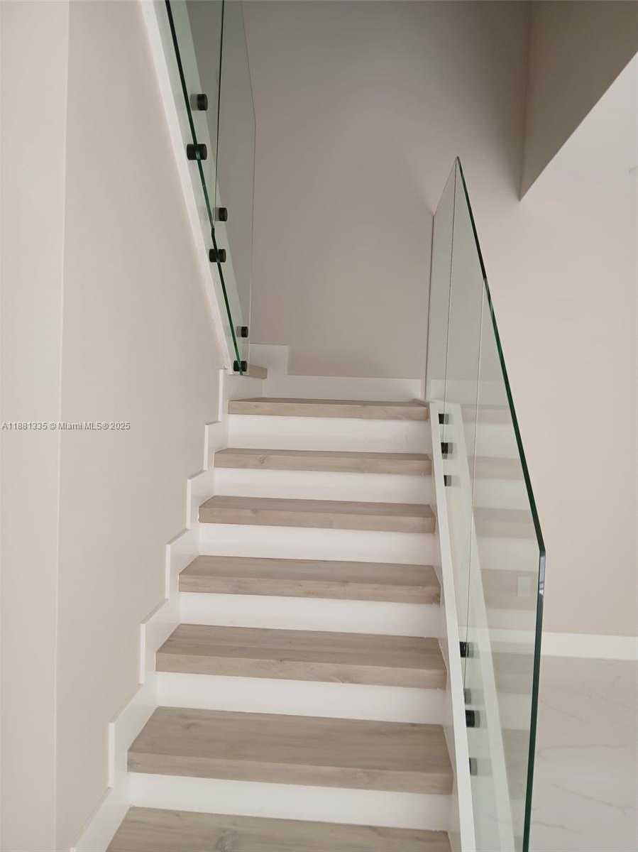 Small Image of 1065 RIVER BIRCH ST #1065, Hollywood Number 6